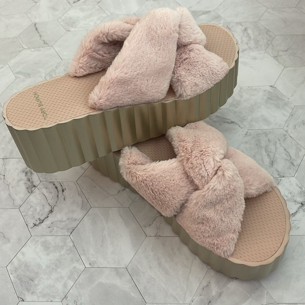 $450 New, Authentic TORY BURCH Pink Faux Fur Platform Slippers US 10 Slides